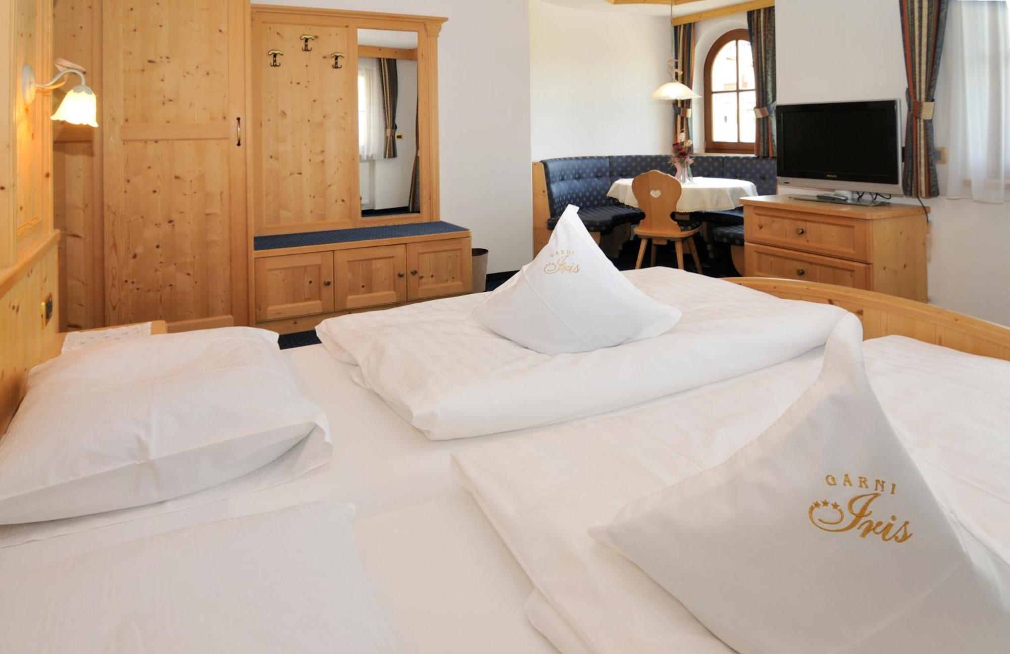 סלבה די ואל גרדנה Garni Hotel Iris מראה חיצוני תמונה