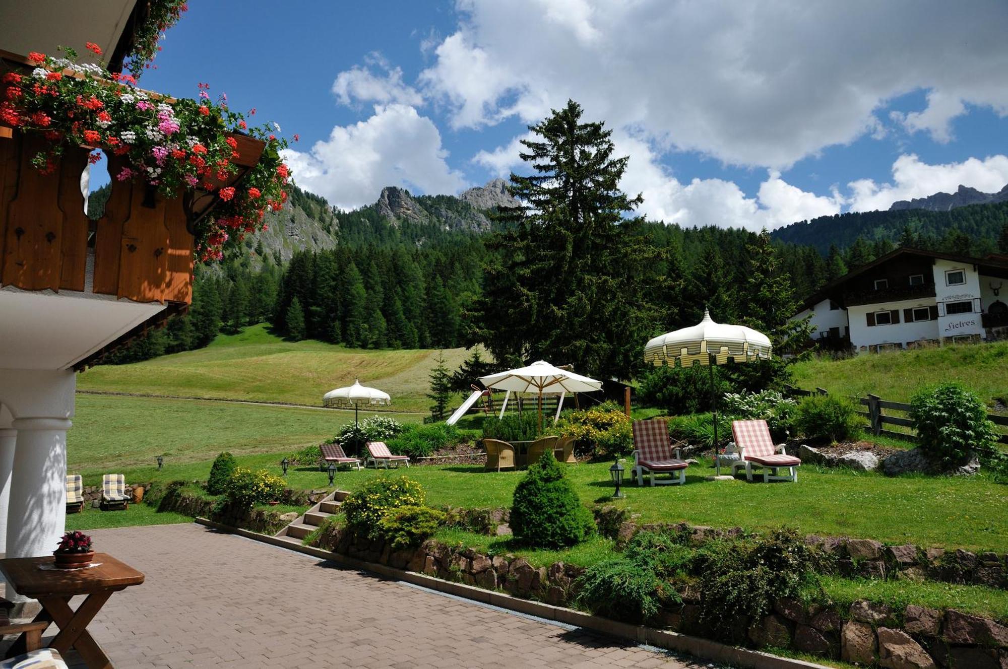 סלבה די ואל גרדנה Garni Hotel Iris מראה חיצוני תמונה