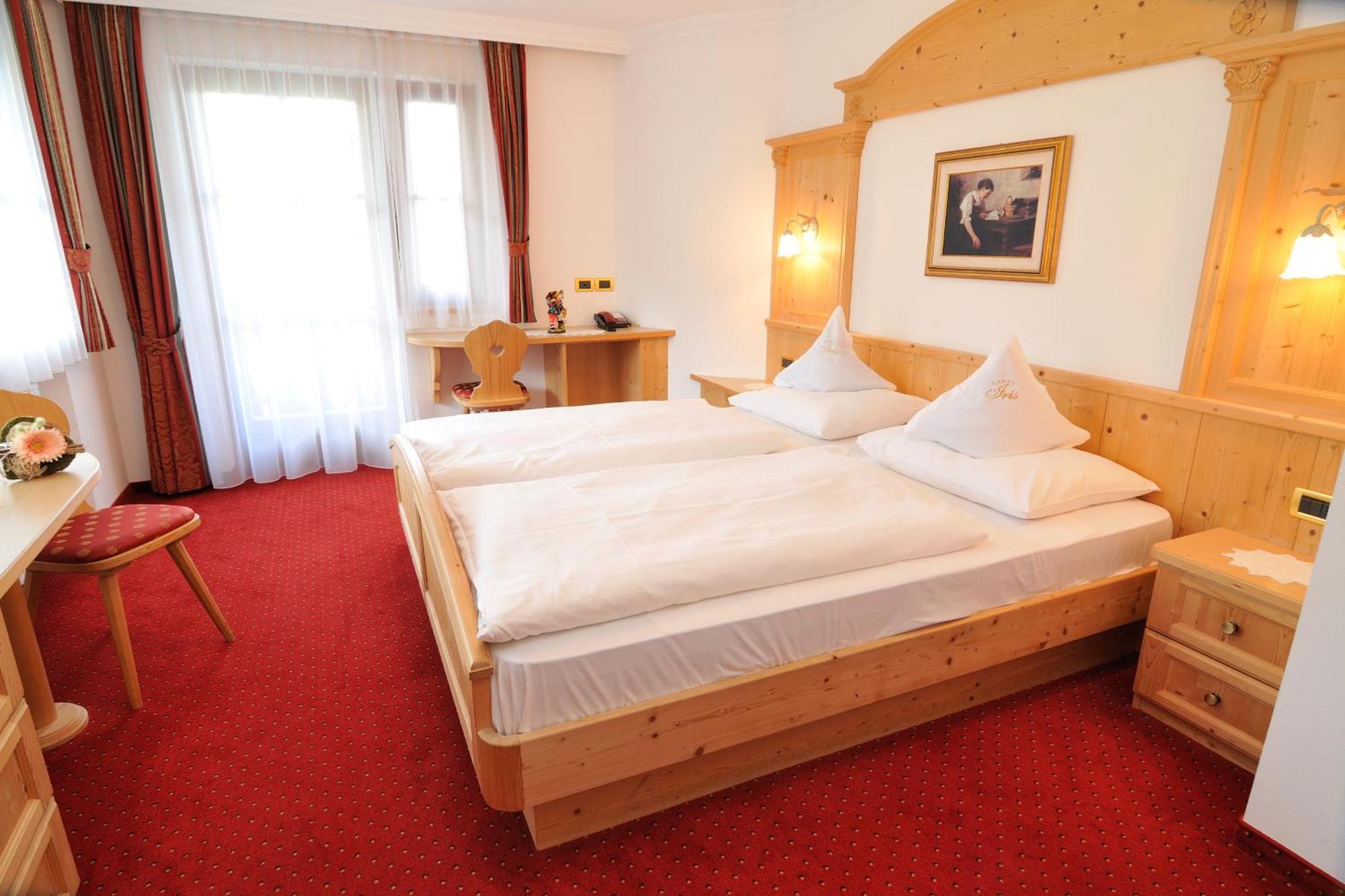 סלבה די ואל גרדנה Garni Hotel Iris מראה חיצוני תמונה